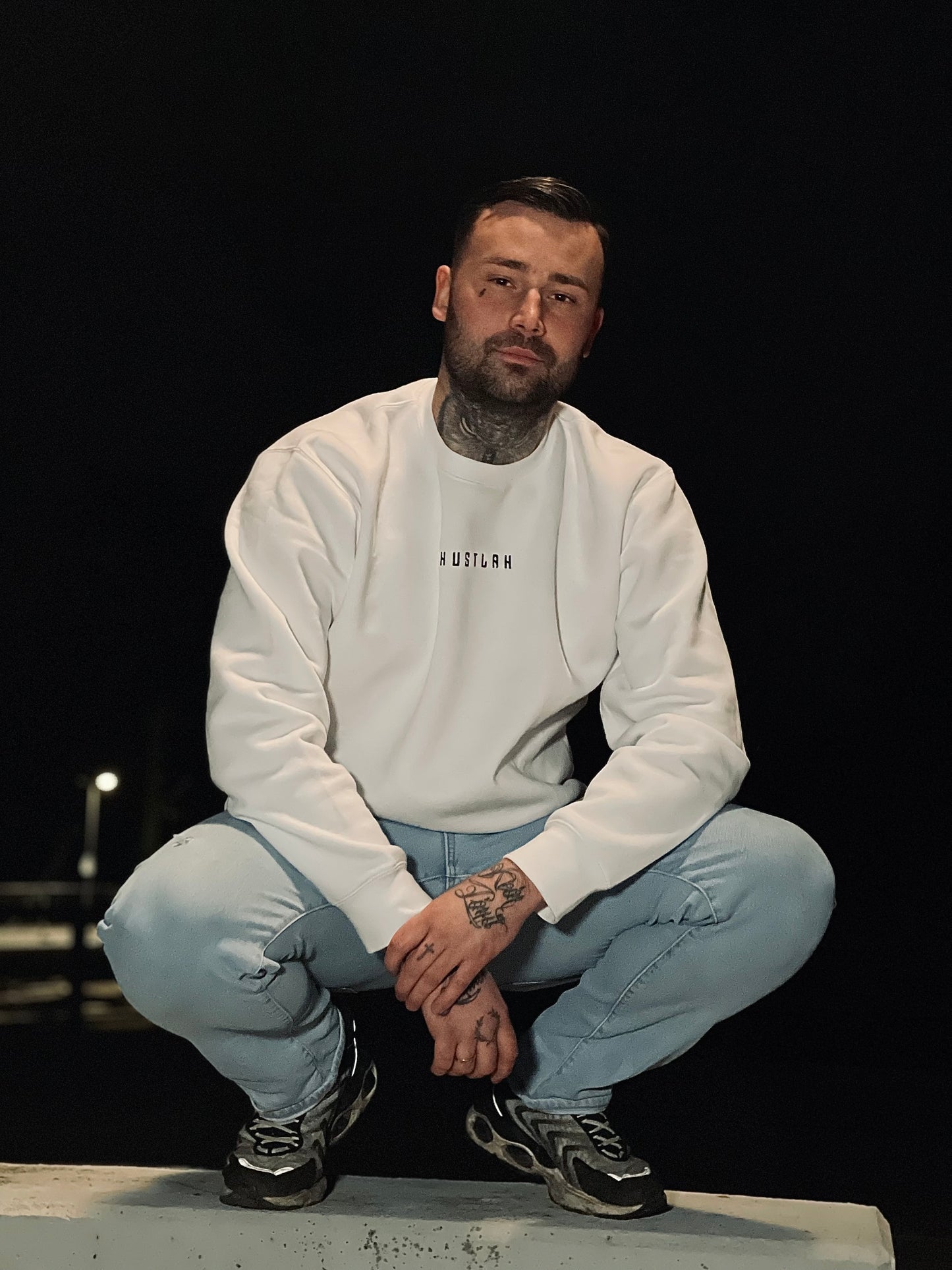 Sweater „BASIC“ (weiß) - Hustlah