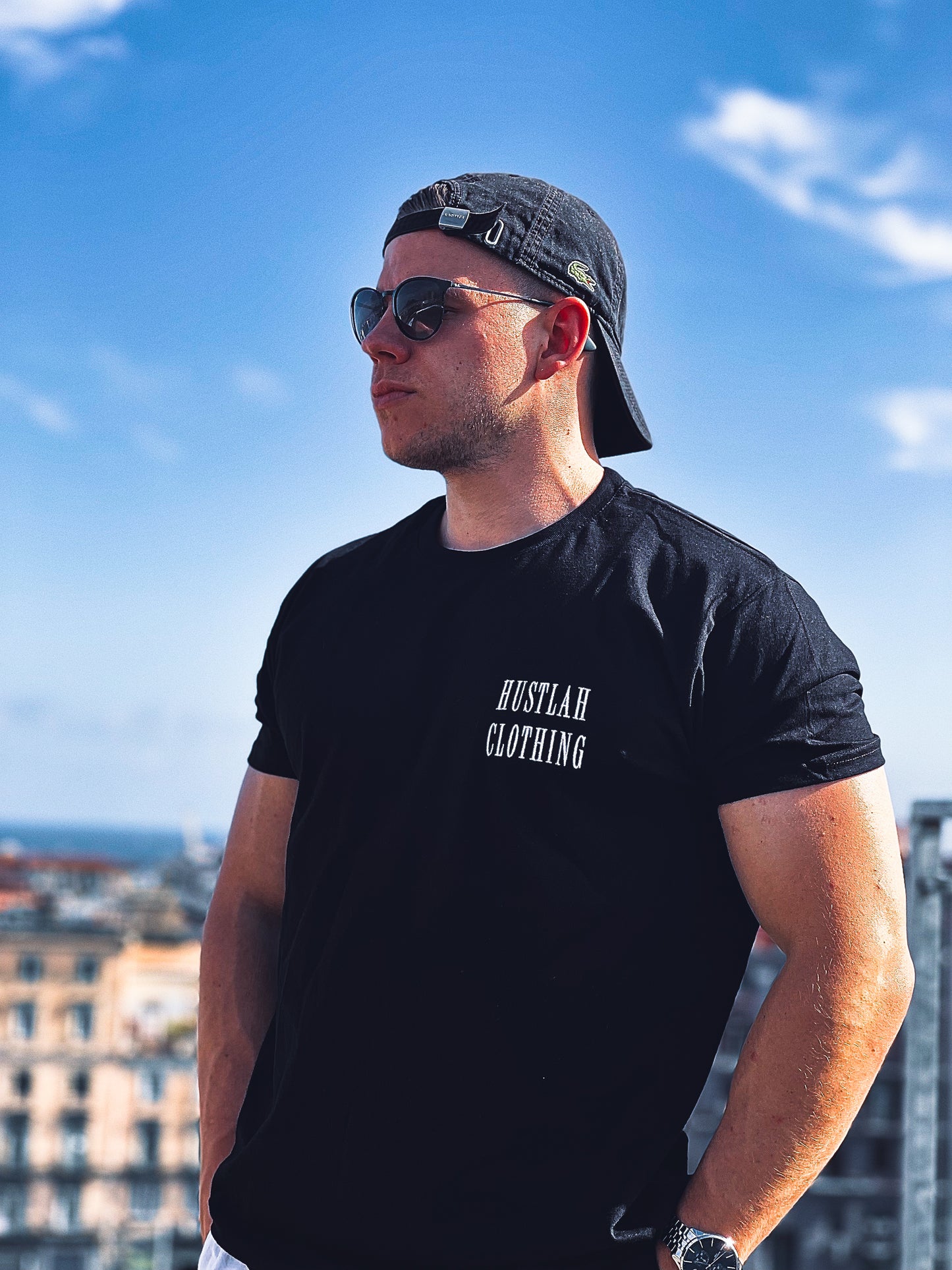 T-Shirt „BRAND“ (tiefschwarz) - Hustlah