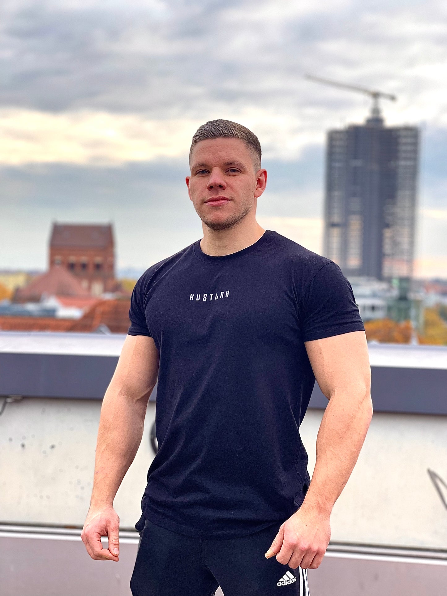 T-Shirt "BASIC" (schwarz) - Hustlah