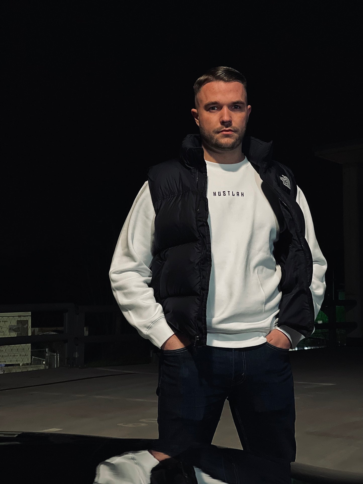 Sweater „BASIC“ (weiß) - Hustlah