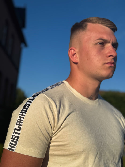 T-Shirt „SEWN ON FLEX“ (beige)