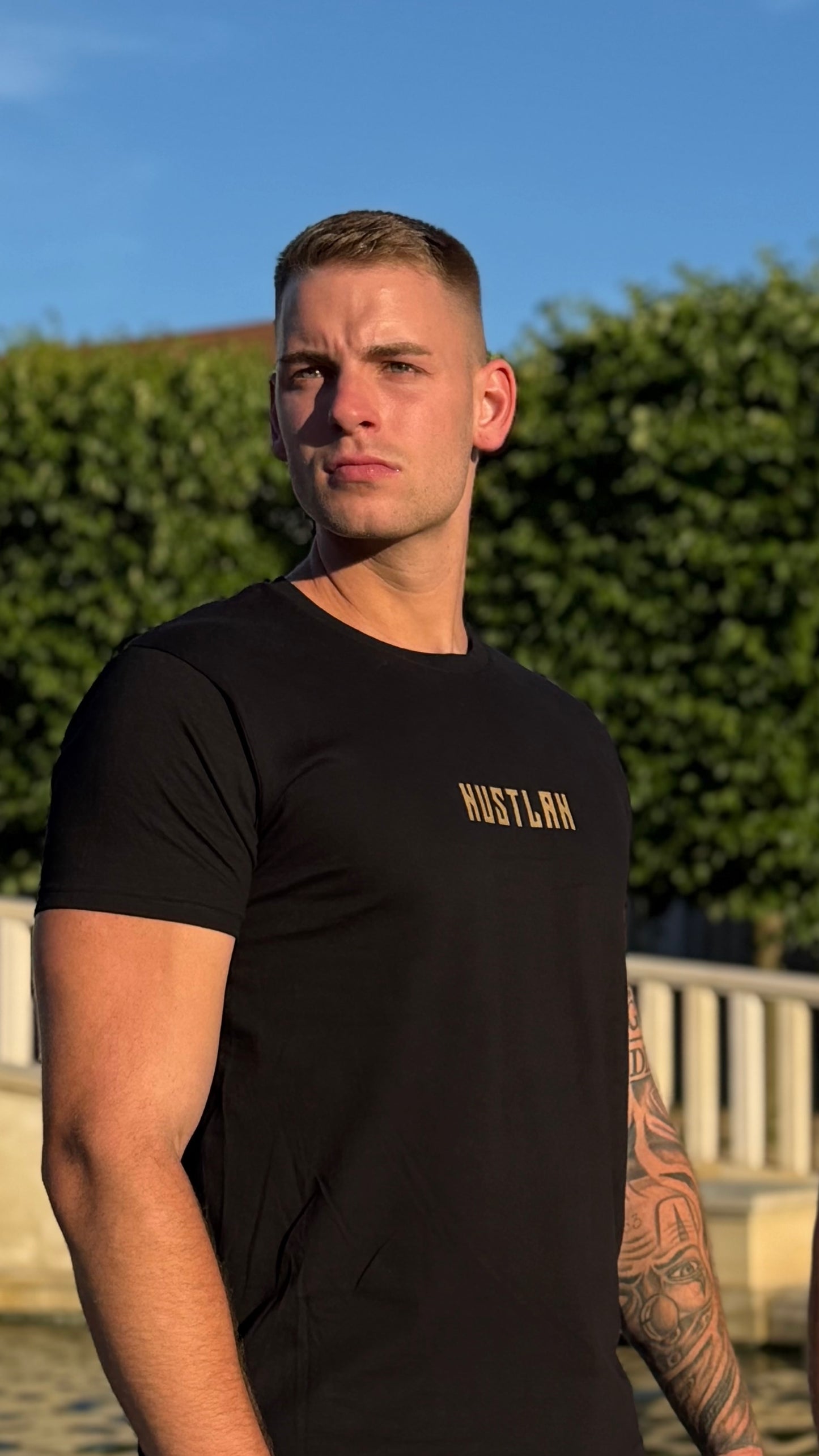 T-Shirt “GOLDEN LOGO” - schwarz